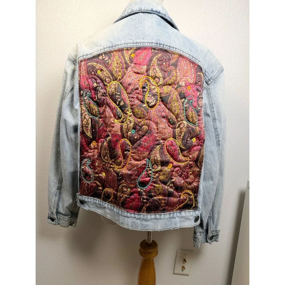 Free People Light Wash Denim Jacket Paisley Quilted Back Panel XS/S Boho Trucker - Picture 4 of 13